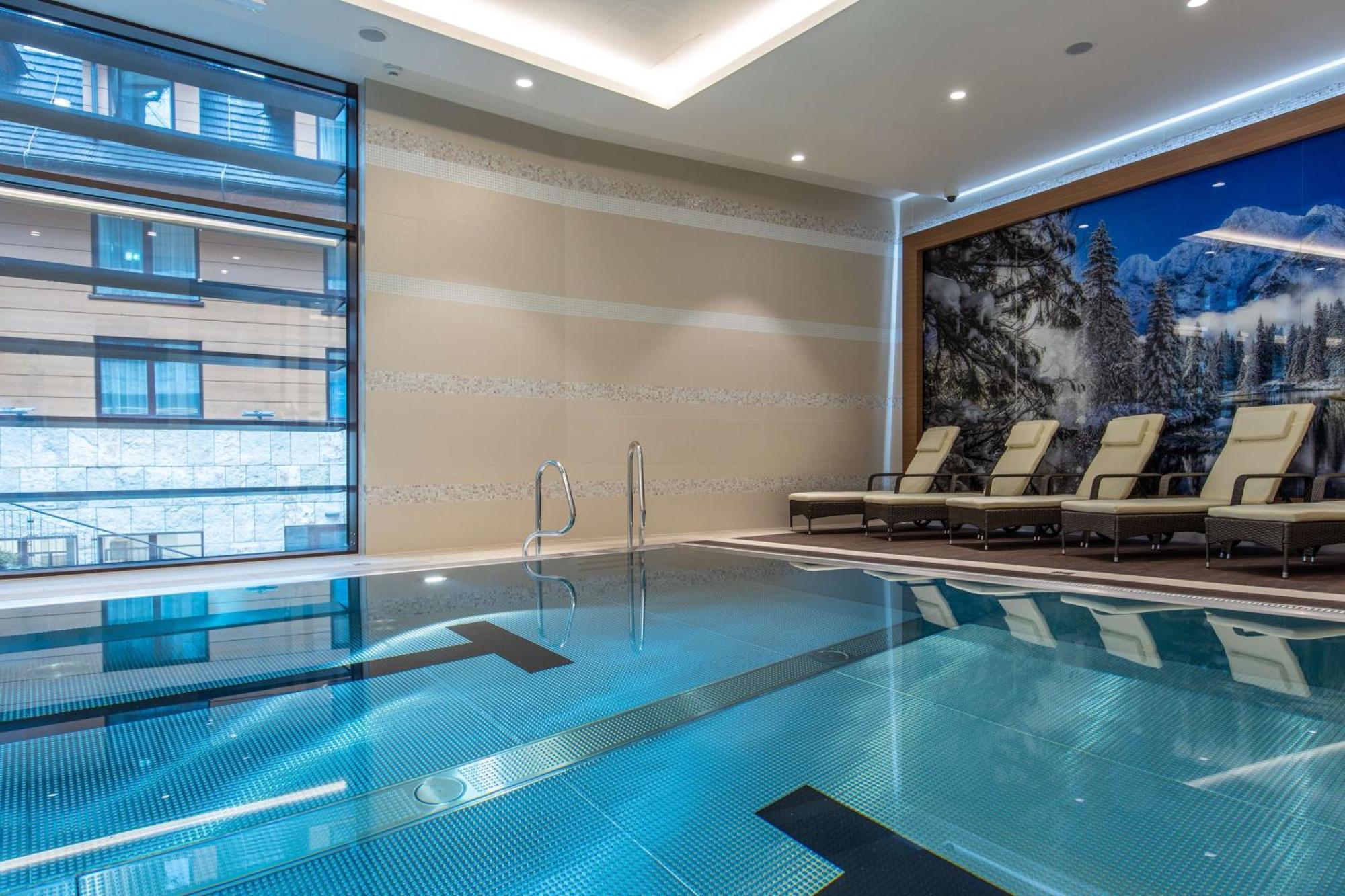 Radisson Blu Hotel & Residences Zakopane Zewnętrze zdjęcie The indoor pool