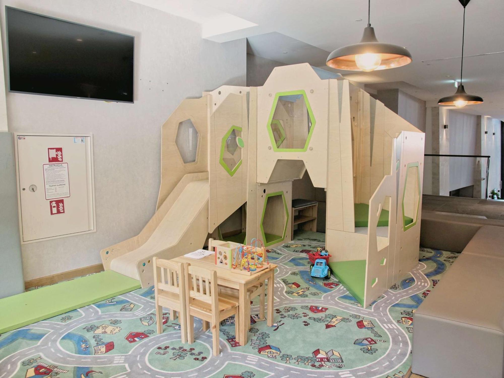 Radisson Blu Hotel & Residences Zakopane Zewnętrze zdjęcie A Montessori classroom