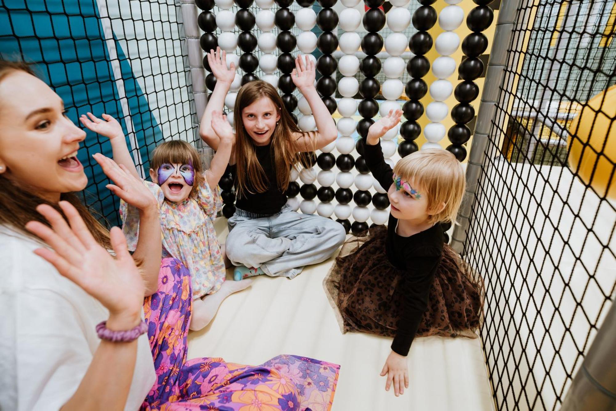 Radisson Blu Hotel & Residences Zakopane Zewnętrze zdjęcie Children playing in a ball pit